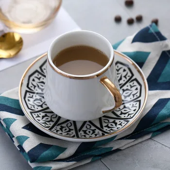 Nórdico de luxo branco copo e placa cerâmica conjunto design moderno café turco chá da tarde conjunto café xícara viagem café