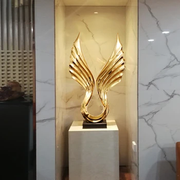 Украшение гостиной, входа, крыльца, абстрактная напольная скульптура в модельном зале вестибюля отеля